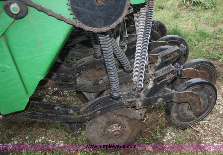 image for item B6985 Great Plains Solid Stand 15 No-Till drill