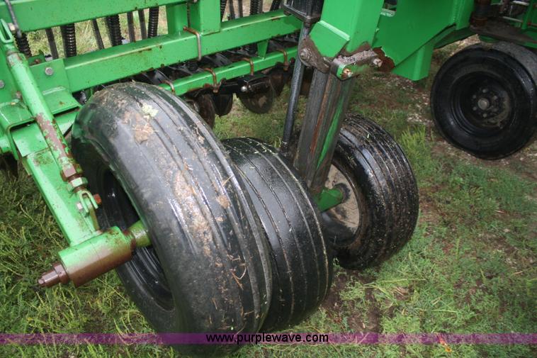 image for item B6985 Great Plains Solid Stand 15 No-Till drill
