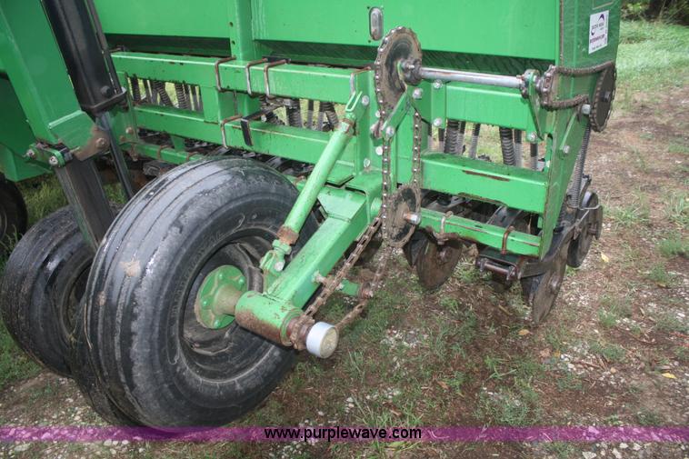 image for item B6985 Great Plains Solid Stand 15 No-Till drill