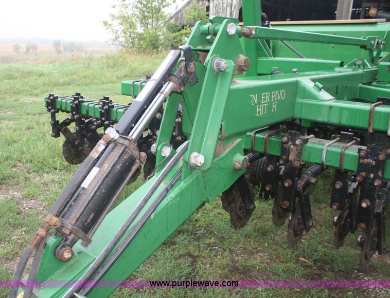 image for item B6985 Great Plains Solid Stand 15 No-Till drill