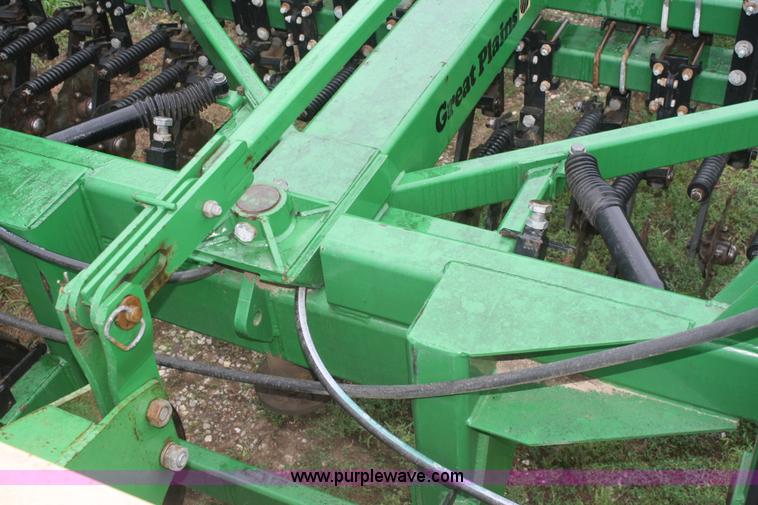image for item B6985 Great Plains Solid Stand 15 No-Till drill