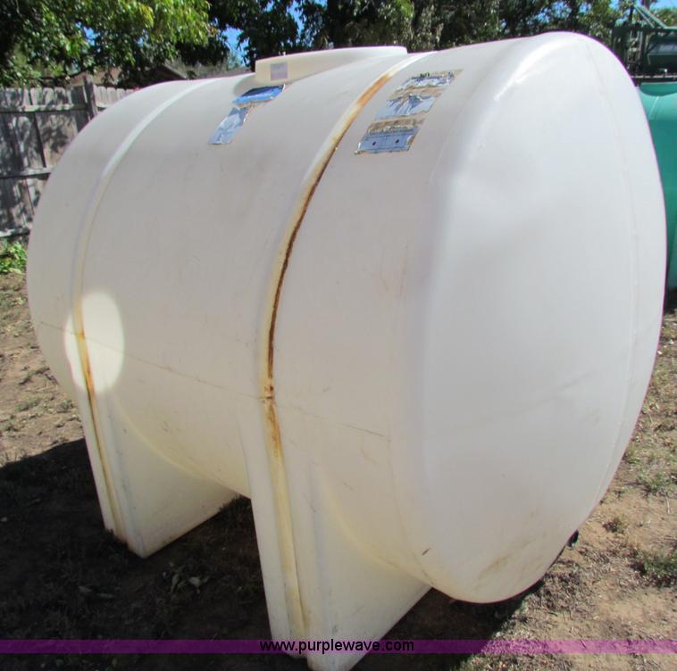 image for item B7457 950 gallon poly tank