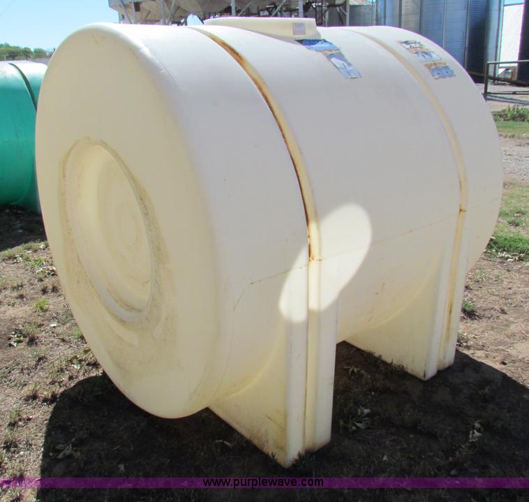 image for item B7457 950 gallon poly tank