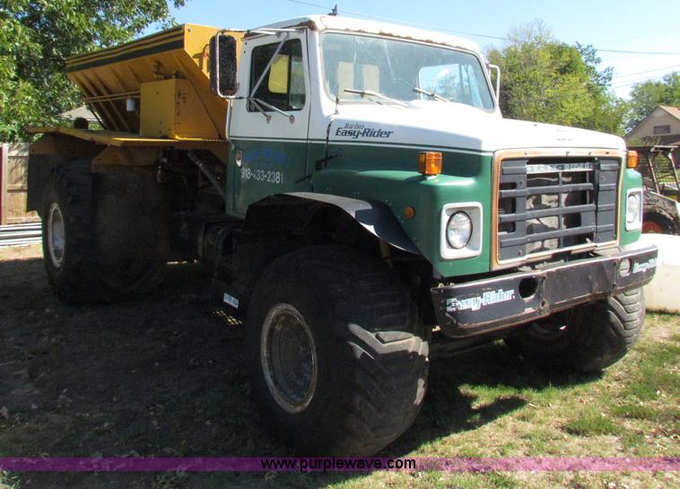 image for item B7460 1989 Loral International S1900 Easy-Rider 2000 dry floater