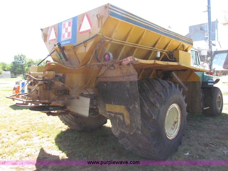 image for item B7460 1989 Loral International S1900 Easy-Rider 2000 dry floater