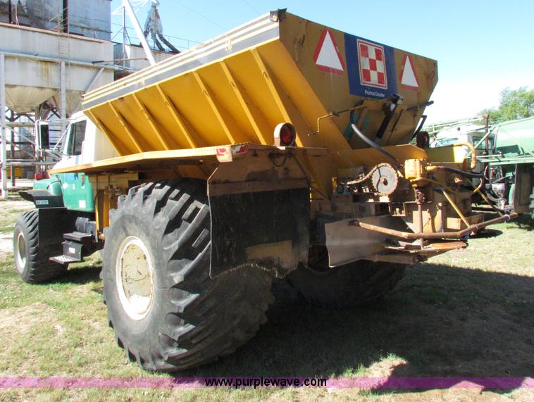 image for item B7460 1989 Loral International S1900 Easy-Rider 2000 dry floater