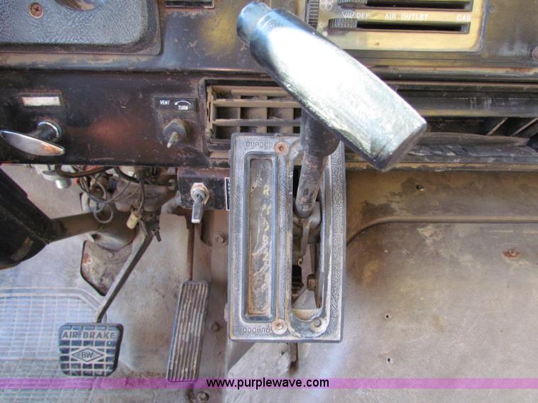 image for item B7460 1989 Loral International S1900 Easy-Rider 2000 dry floater