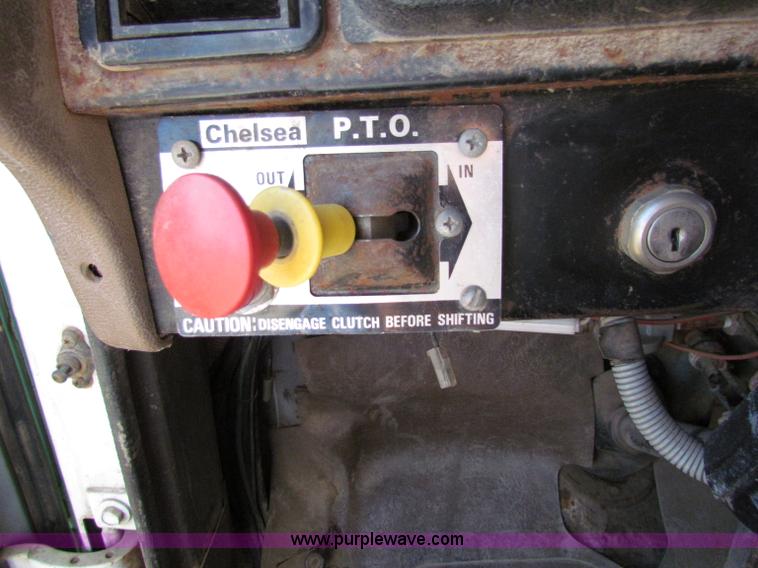 image for item B7460 1989 Loral International S1900 Easy-Rider 2000 dry floater