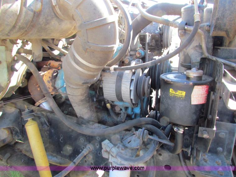 image for item B7460 1989 Loral International S1900 Easy-Rider 2000 dry floater