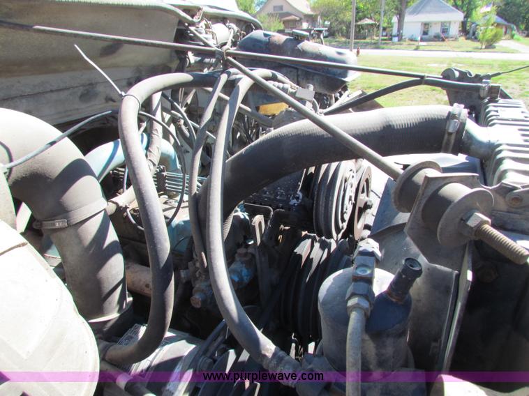 image for item B7460 1989 Loral International S1900 Easy-Rider 2000 dry floater