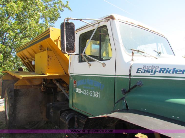 image for item B7460 1989 Loral International S1900 Easy-Rider 2000 dry floater