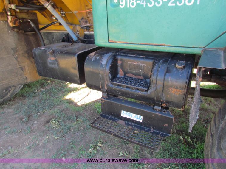 image for item B7460 1989 Loral International S1900 Easy-Rider 2000 dry floater