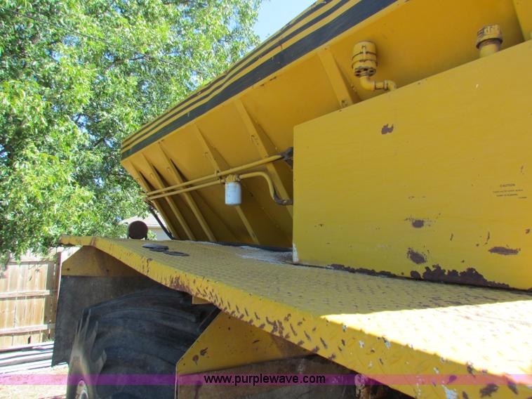 image for item B7460 1989 Loral International S1900 Easy-Rider 2000 dry floater