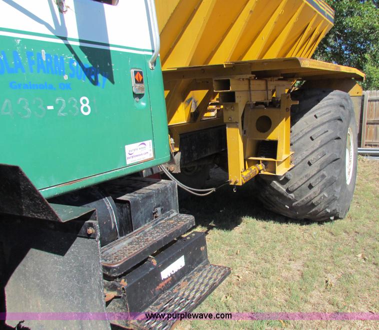 image for item B7460 1989 Loral International S1900 Easy-Rider 2000 dry floater