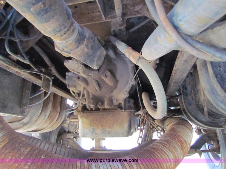 image for item B7460 1989 Loral International S1900 Easy-Rider 2000 dry floater