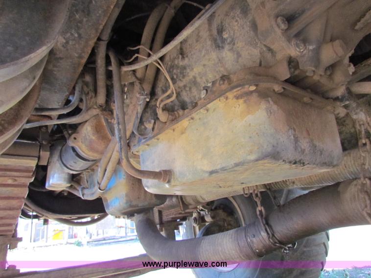 image for item B7460 1989 Loral International S1900 Easy-Rider 2000 dry floater