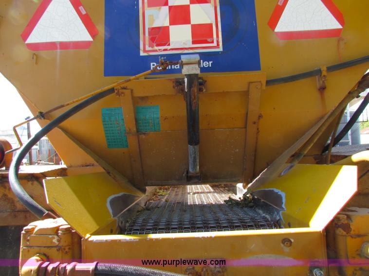 image for item B7460 1989 Loral International S1900 Easy-Rider 2000 dry floater