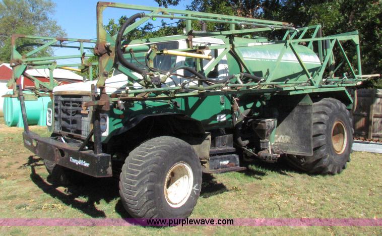 image for item B7461 1989 International Loral 1954 Easy-Rider 2000 boom sprayer