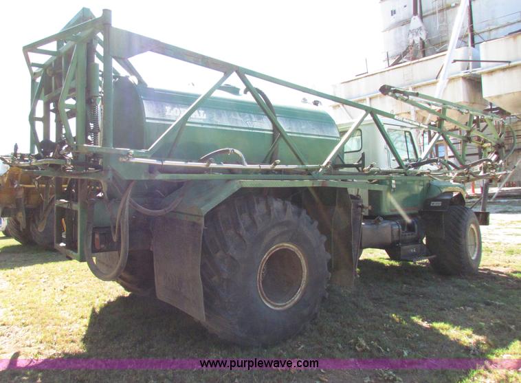 image for item B7461 1989 International Loral 1954 Easy-Rider 2000 boom sprayer