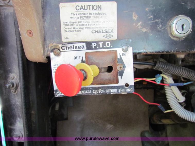 image for item B7461 1989 International Loral 1954 Easy-Rider 2000 boom sprayer