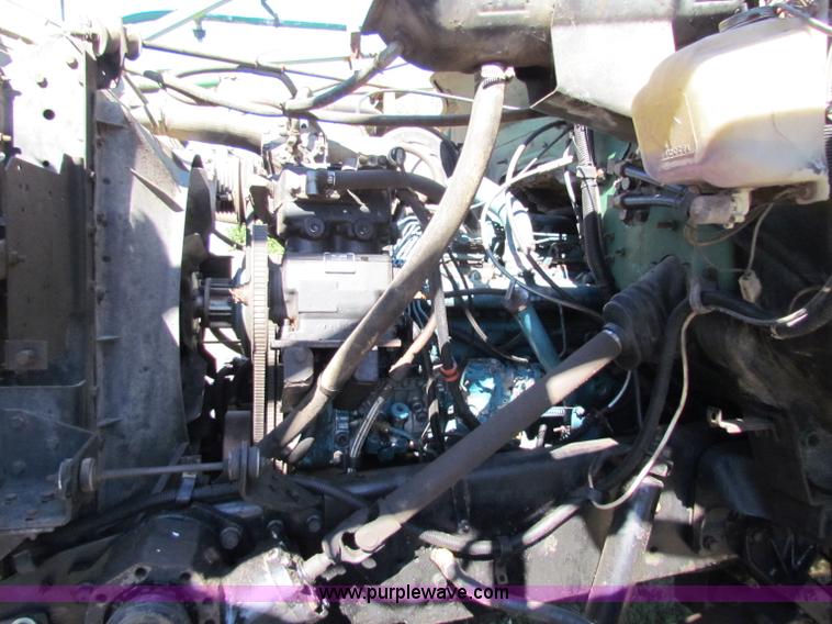 image for item B7461 1989 International Loral 1954 Easy-Rider 2000 boom sprayer