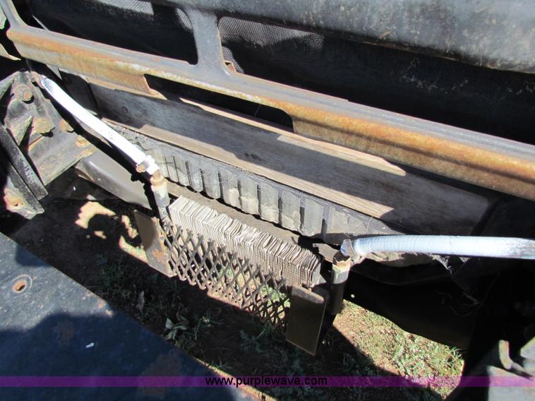 image for item B7461 1989 International Loral 1954 Easy-Rider 2000 boom sprayer