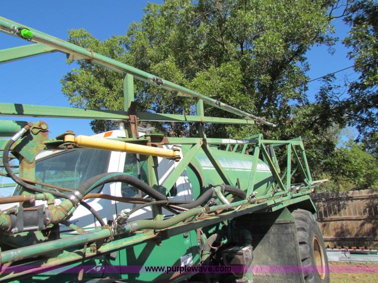 image for item B7461 1989 International Loral 1954 Easy-Rider 2000 boom sprayer