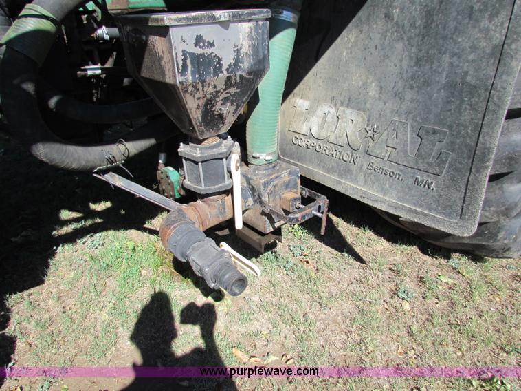 image for item B7461 1989 International Loral 1954 Easy-Rider 2000 boom sprayer