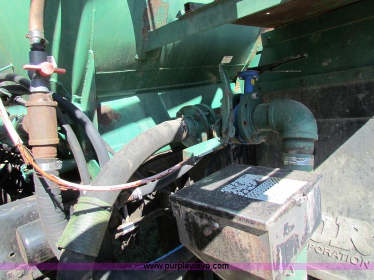 image for item B7461 1989 International Loral 1954 Easy-Rider 2000 boom sprayer