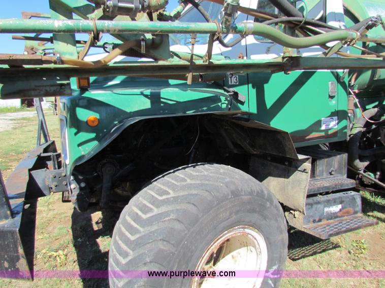 image for item B7461 1989 International Loral 1954 Easy-Rider 2000 boom sprayer