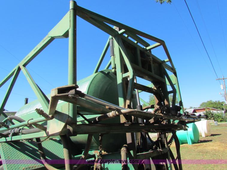 image for item B7461 1989 International Loral 1954 Easy-Rider 2000 boom sprayer