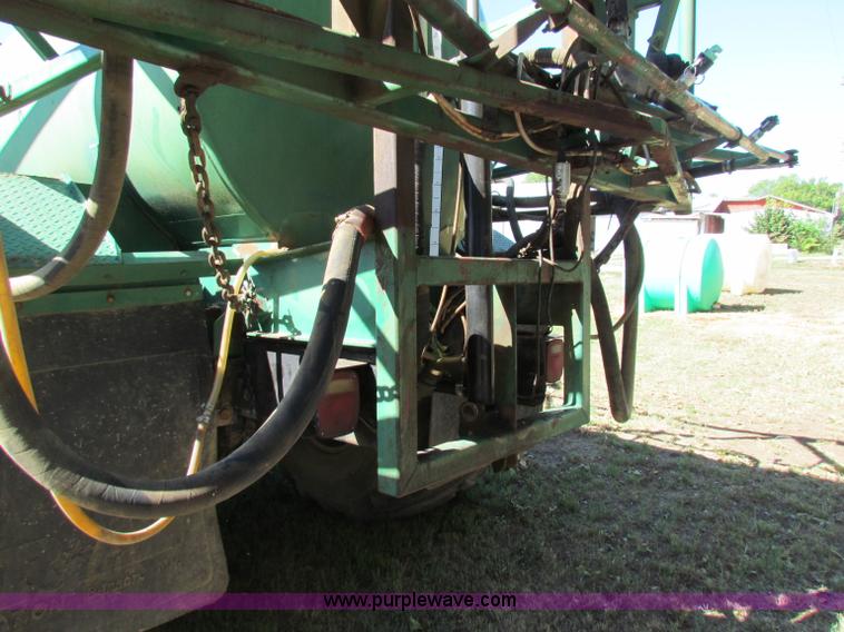 image for item B7461 1989 International Loral 1954 Easy-Rider 2000 boom sprayer