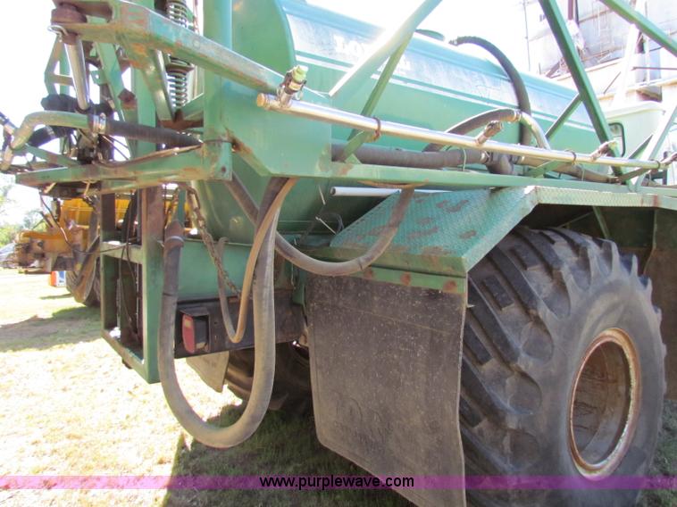 image for item B7461 1989 International Loral 1954 Easy-Rider 2000 boom sprayer