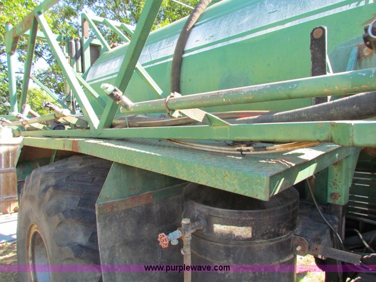 image for item B7461 1989 International Loral 1954 Easy-Rider 2000 boom sprayer