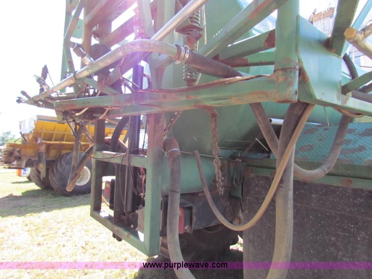 image for item B7461 1989 International Loral 1954 Easy-Rider 2000 boom sprayer