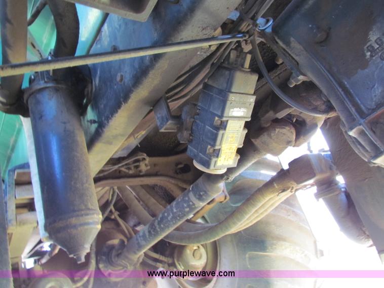 image for item B7461 1989 International Loral 1954 Easy-Rider 2000 boom sprayer