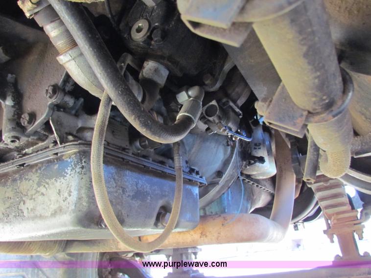 image for item B7461 1989 International Loral 1954 Easy-Rider 2000 boom sprayer