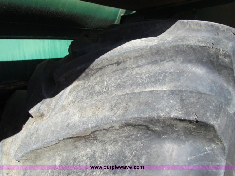 image for item B7461 1989 International Loral 1954 Easy-Rider 2000 boom sprayer