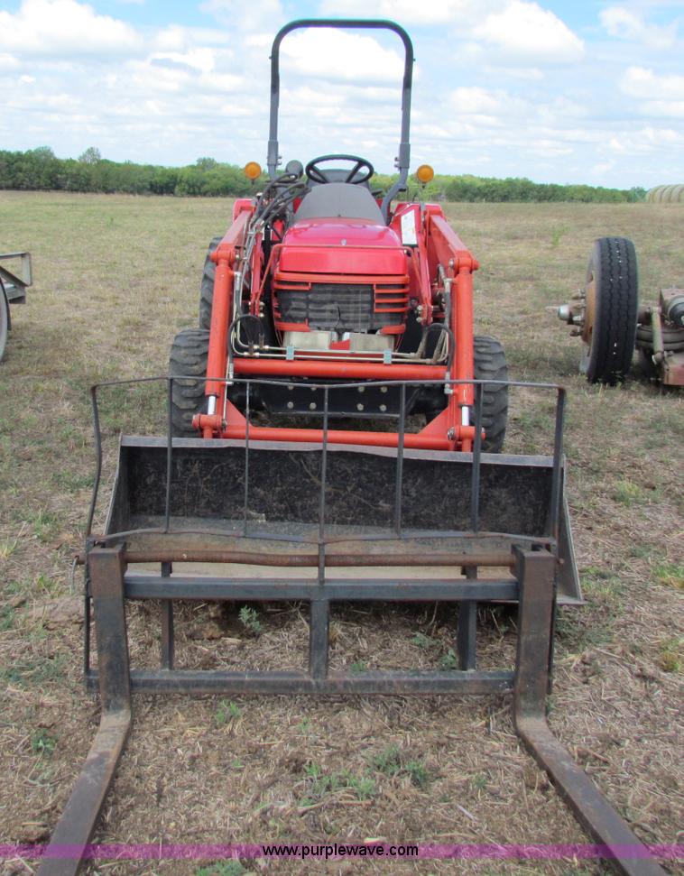 image for item B7466 Century 2028 MFWD tractor