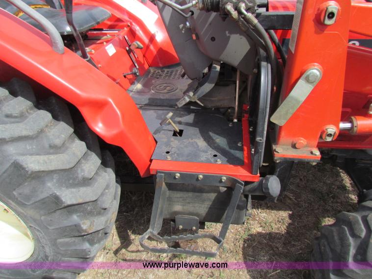 image for item B7466 Century 2028 MFWD tractor