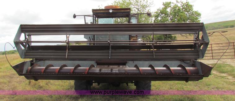 image for item B7467 Gleaner CII combine