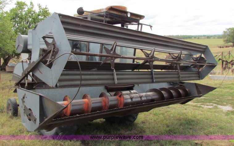 image for item B7467 Gleaner CII combine