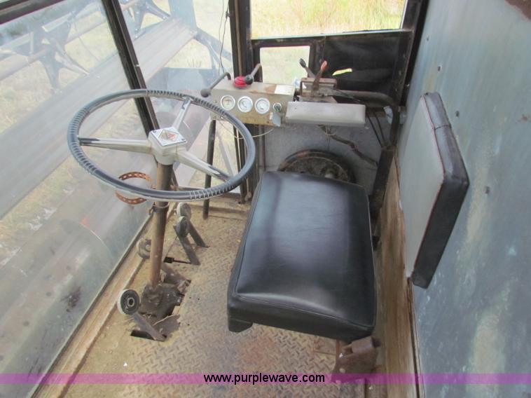 image for item B7467 Gleaner CII combine