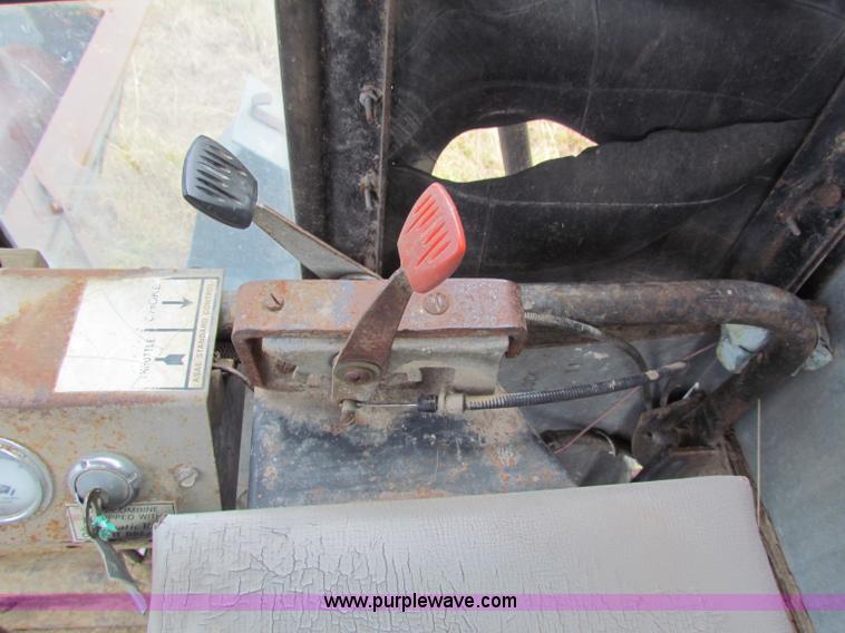 image for item B7467 Gleaner CII combine