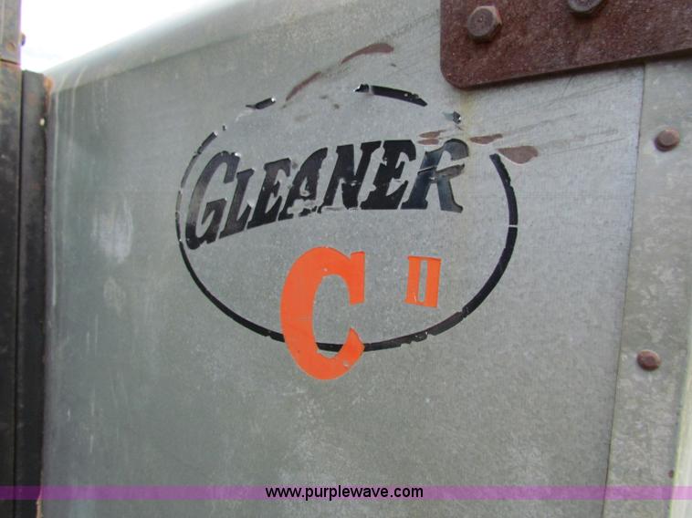 image for item B7467 Gleaner CII combine