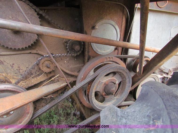 image for item B7467 Gleaner CII combine