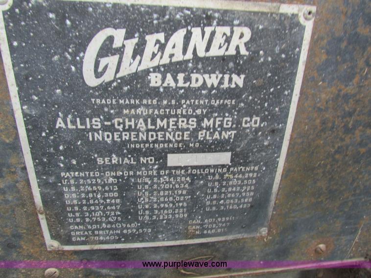 image for item B7467 Gleaner CII combine