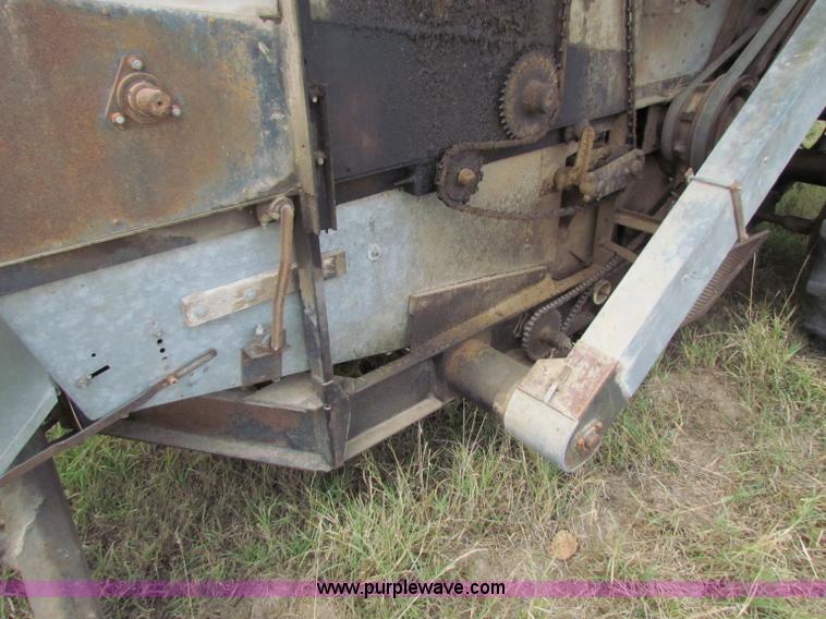 image for item B7467 Gleaner CII combine