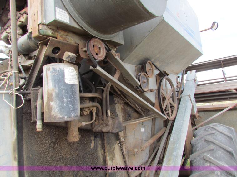 image for item B7467 Gleaner CII combine