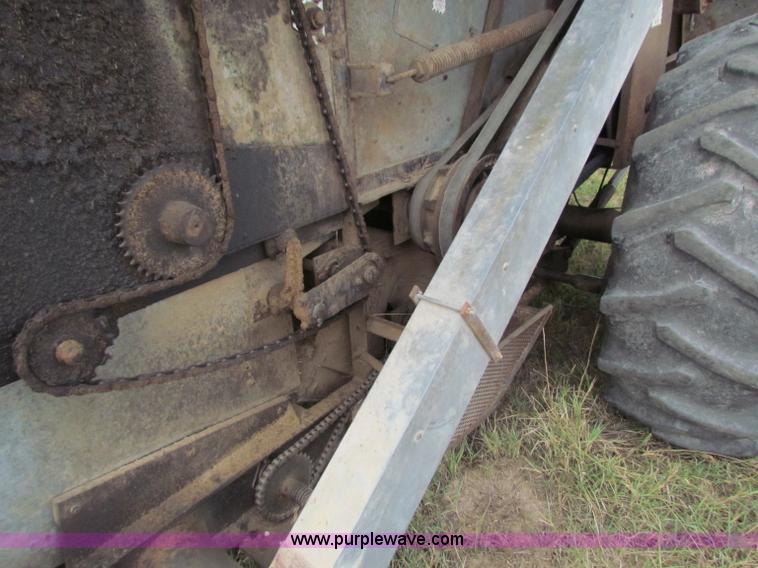 image for item B7467 Gleaner CII combine